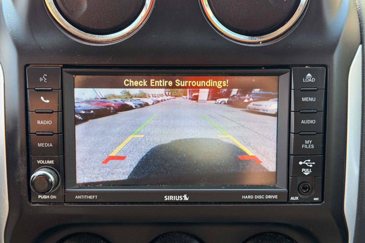Used 2017 Jeep Compass Latitude AWD/4WD image 18