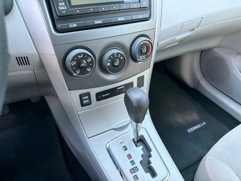 Used 2012 Toyota Corolla LE FWD image 13