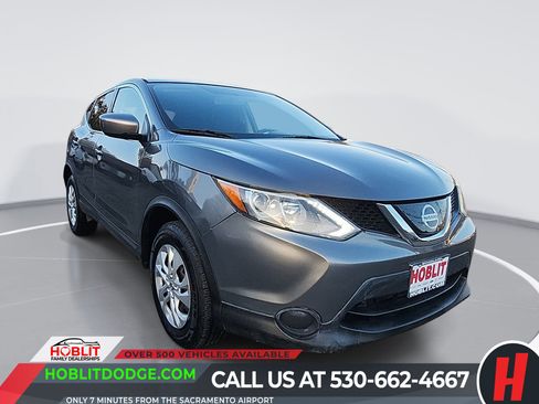 Used 2019 Nissan Rogue Sport S image 1