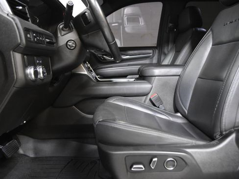 Used 2021 GMC Yukon XL Denali w/ Denali Premium Package RWD image 17