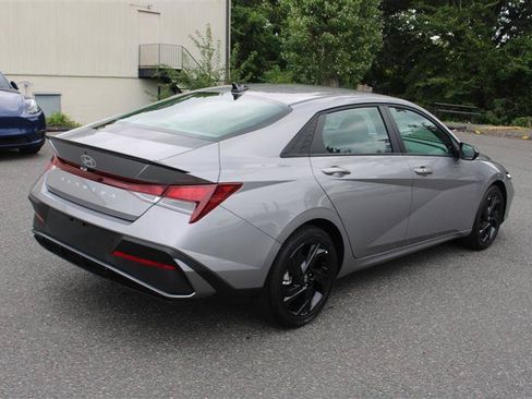 Used 2026 Hyundai Elantra Sport FWD image 8