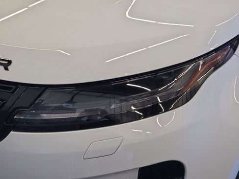 Certified 2025 Land Rover Range Rover Evoque Dynamic SE AWD/4WD image 33