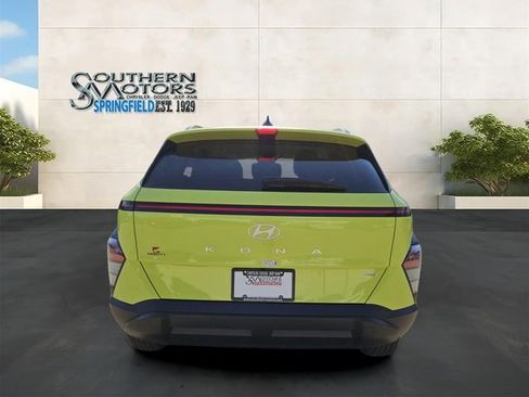 Used 2024 Hyundai Kona SEL AWD/4WD image 4