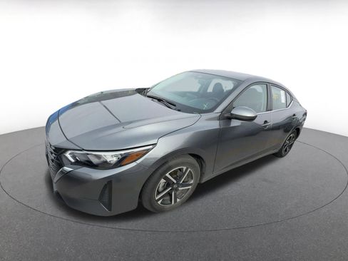 Used 2025 Nissan Sentra SV image 3