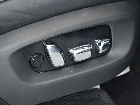 Used 2023 Rolls-Royce Cullinan image 21