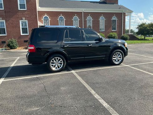 Used 2017 Ford Expedition Limited w/ Equipment Group 301A AWD/4WD image 5