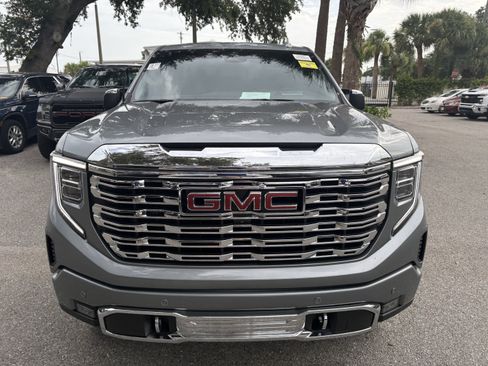 Used 2023 GMC Sierra 1500 Denali w/ Technology Package AWD/4WD image 2