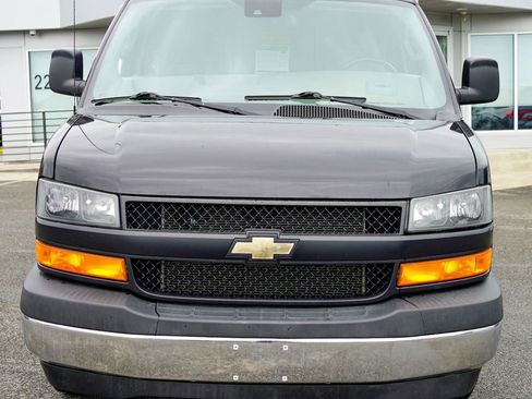 Used 2019 Chevrolet Express 2500 w/ Driver Convenience Package RWD image 10