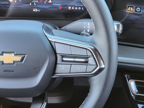 New 2025 Chevrolet Traverse LT w/ Driver Confidence Package image 21