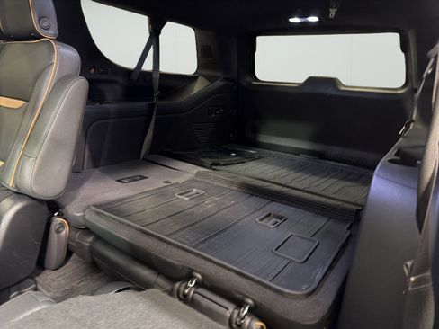 Used 2023 GMC Yukon XL AT4 w/ AT4 Premium Package AWD/4WD image 11