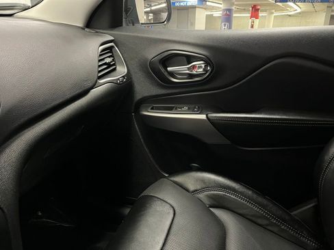 Used 2022 Jeep Cherokee Latitude Lux image 27