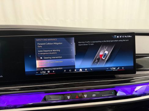 Used 2025 BMW 740i xDrive image 27