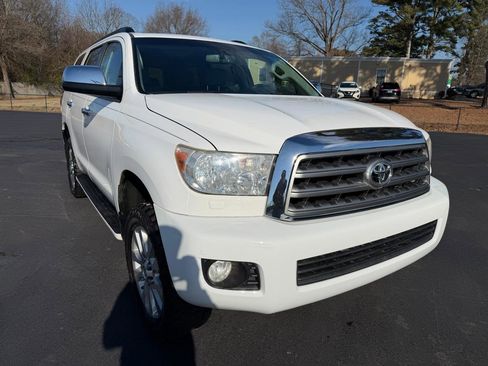 Used 2017 Toyota Sequoia Limited w/ Safety & Convenience Package AWD/4WD image 2