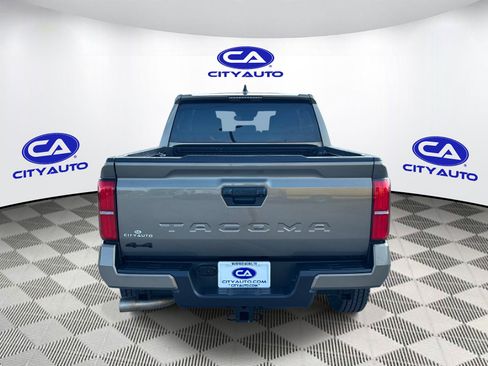 Used 2024 Toyota Tacoma TRD Off-Road AWD/4WD image 4