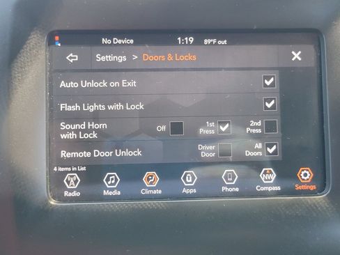 Used 2019 Jeep Cherokee Latitude w/ Popular Appearance Group FWD image 27