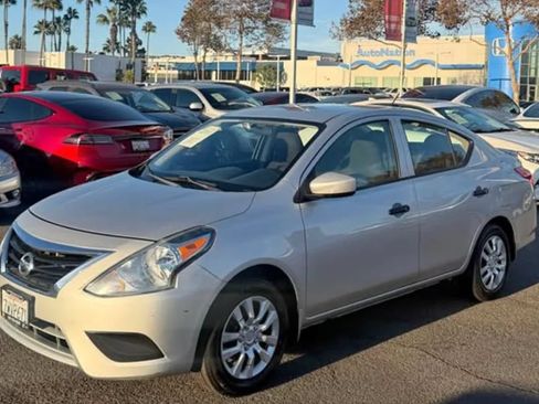 Used 2017 Nissan Versa S Plus FWD image 3
