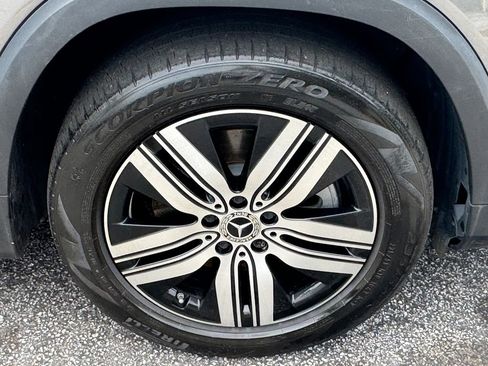 Used 2023 Mercedes-Benz EQB 300 4MATIC w/ Exclusive Package image 14