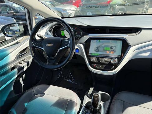 Used 2019 Chevrolet Bolt Premier w/ Infotainment Package FWD image 5