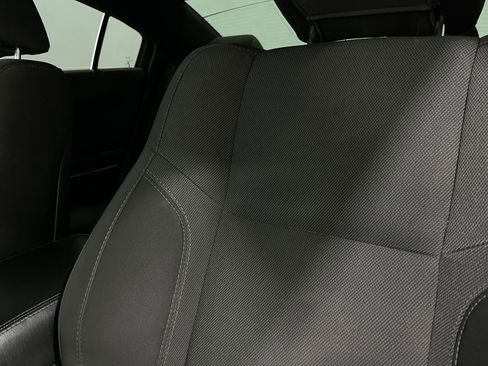 Used 2015 Dodge Charger SXT image 17