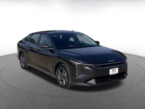 Used 2025 Kia K4 LXS image 2
