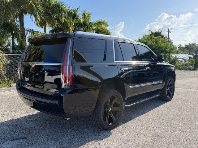 Used 2020 Cadillac Escalade Luxury AWD/4WD image 7