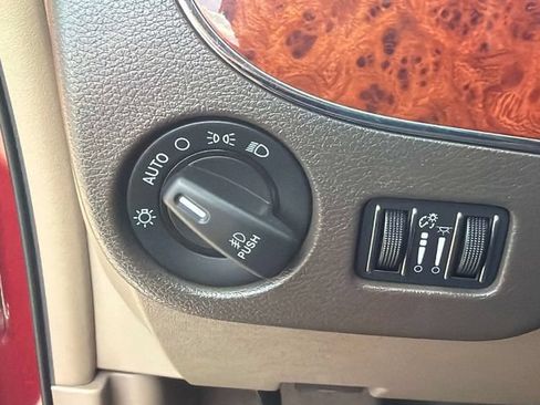 Used 2015 Chrysler Town & Country Touring-L w/ Driver Convenience Group FWD image 26