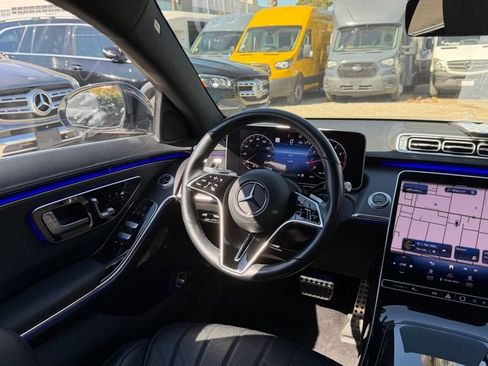 Used 2022 Mercedes-Benz S 580 4MATIC Sedan w/ AMG Line Package image 25