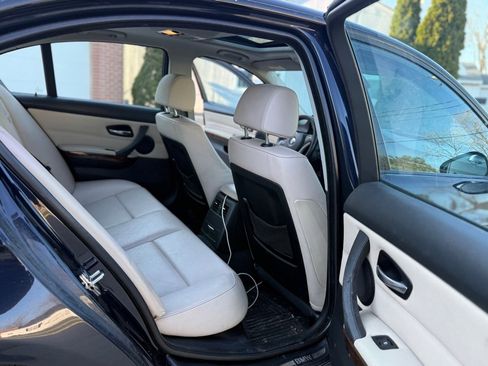 Used 2009 BMW 328i xDrive Sedan image 12