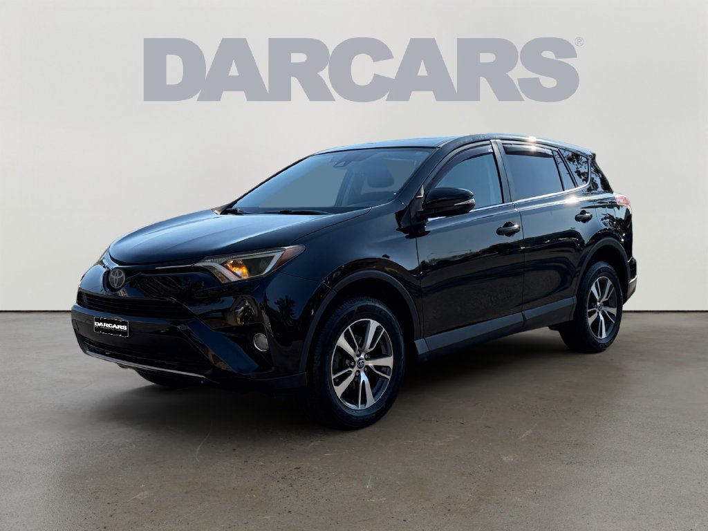 Used 2018 Toyota RAV4 XLE AWD/4WD image 2