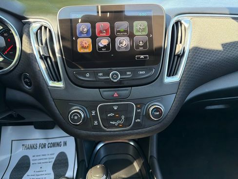 Used 2018 Chevrolet Malibu LT FWD image 21