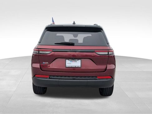 Used 2025 Jeep Grand Cherokee Limited AWD/4WD image 5