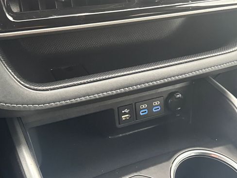 Used 2022 Toyota Highlander LE image 26