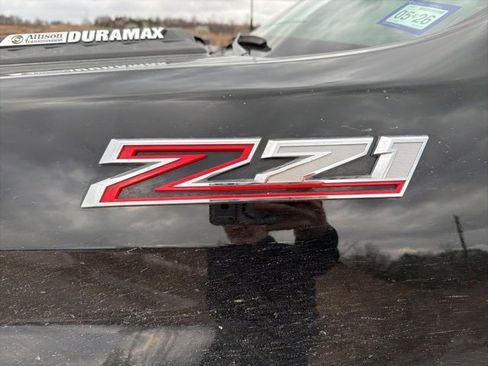 Used 2024 Chevrolet Silverado 2500 LTZ w/ LTZ Convenience Package image 10
