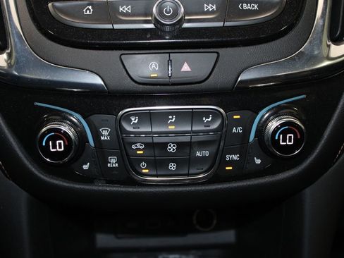 Used 2023 Chevrolet Equinox Premier image 28