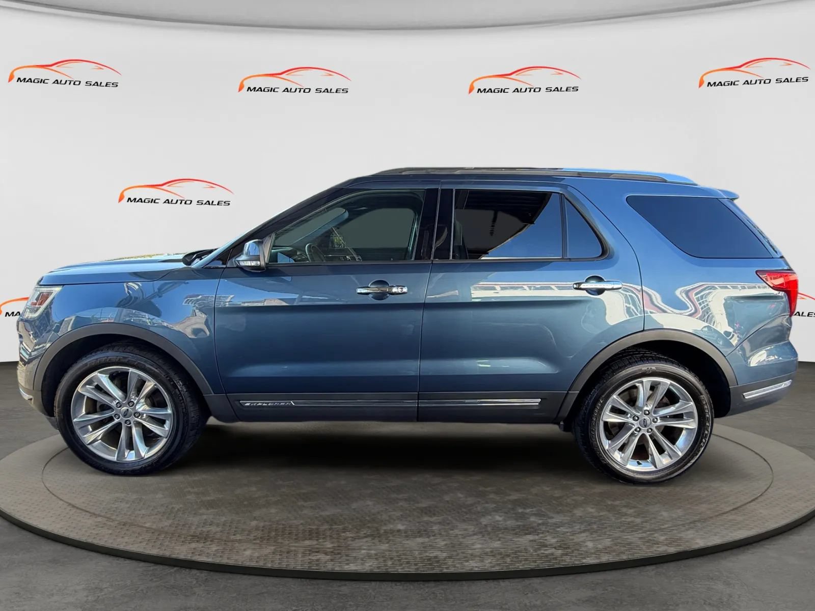 Used 2018 Ford Explorer Limited AWD/4WD image 7