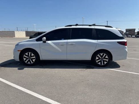 Used 2025 Honda Odyssey EX-L image 2