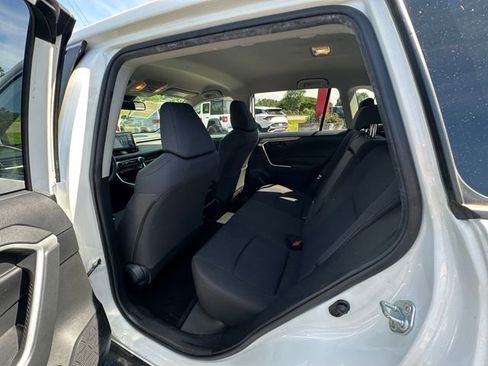 Used 2019 Toyota RAV4 LE w/ Carpet Mat Package AWD/4WD image 18