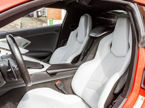 Used 2023 Chevrolet Corvette Stingray Preferred Cpe w/ Z51 Performance Package RWD image 6