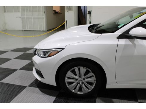 Used 2022 Nissan Sentra S image 9