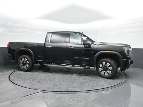 Used 2024 GMC Sierra 2500 Denali w/ Denali Reserve Package image 3