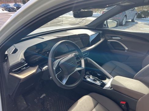 Used 2025 Audi Q5 Premium w/ Convenience Package image 61