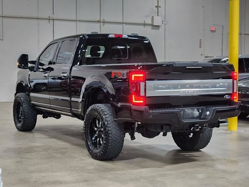 Used 2022 Ford F250 Platinum w/ FX4 Off-Road Package image 11