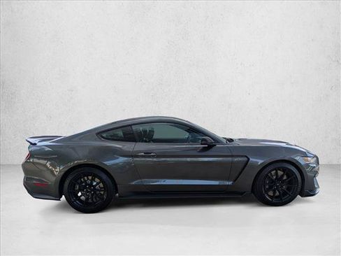 Used 2017 Ford Mustang Shelby GT350 RWD image 4