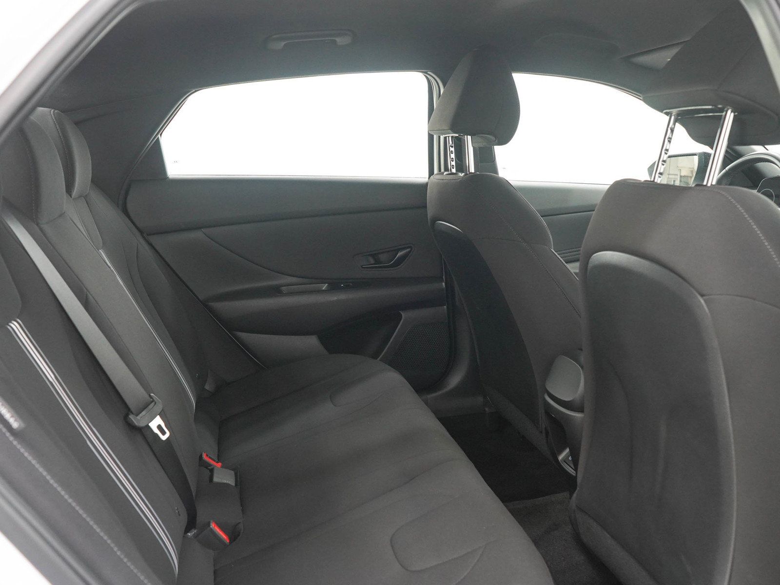 Used 2025 Hyundai Elantra SEL FWD image 12