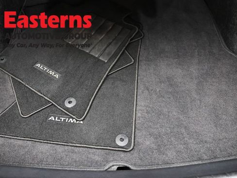 Used 2025 Nissan Altima 2.5 SV image 9