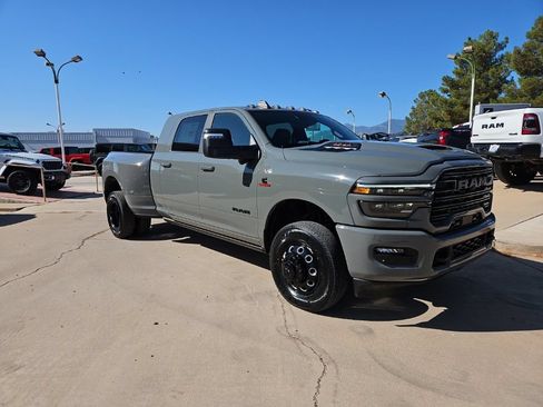 New 2026 RAM 3500 Laramie AWD/4WD image 5