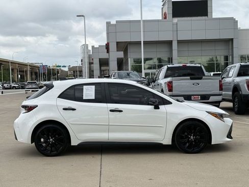 Used 2022 Toyota Corolla SE w/ Body Protection Package (TMS) FWD image 3
