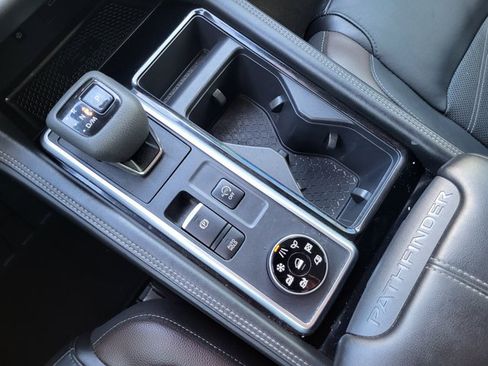 Certified 2024 Nissan Pathfinder Platinum AWD/4WD image 19