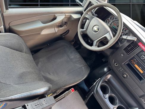 Used 2015 Chevrolet Express 3500 w/ Shuttle Bus Package image 15