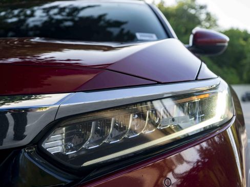 Used 2020 Honda Accord Touring image 11